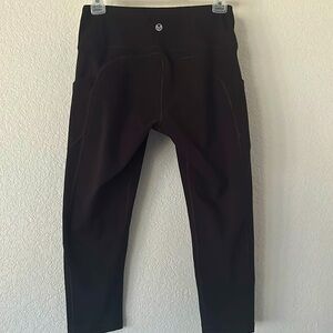 Iuga Capri Leggings